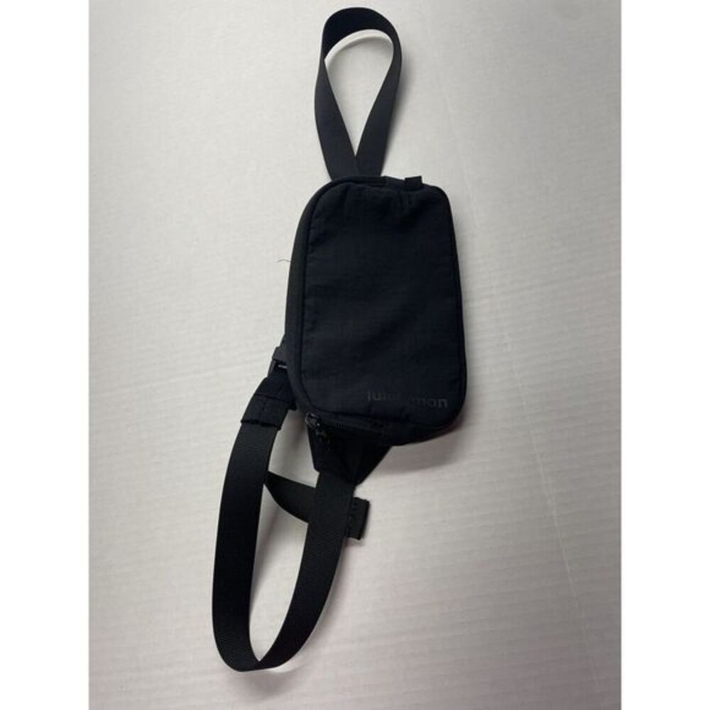 Lululemon Athletica‎ Fanny Pack Small Crossbody Wallet Purse EUC